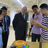 美国国家工程院院长Dan Mote来访考察工学院学生创新创业项目